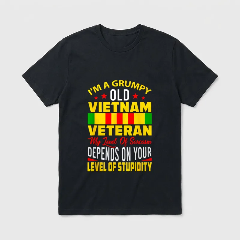Vietnam Veteran Retirement T-Shirt – Grumpy old Vietnam veteran sarcasm message with war ribbon – Classic T-Shirt in Black