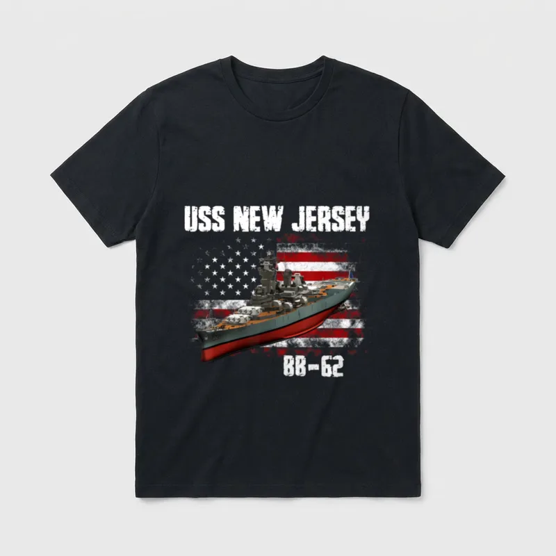 USS New Jersey Battleship T-Shirt – USS NEW JERSEY BB-62 with warship and American flag – Classic T-Shirt in Black